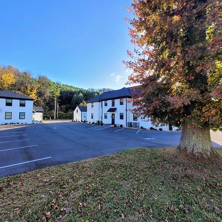 The Traveler On Main - Suite 1 Tazewell Экстерьер фото